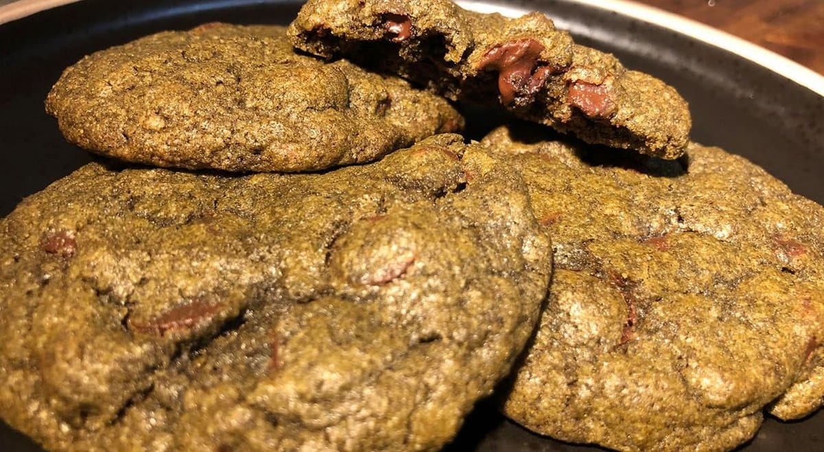 How to make hemp chocolate chip cookies